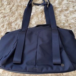Lululemon Free to Be Navy Gym/Travel Bag